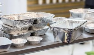 ۲. ظروف یکبار مصرف آلومینیومی و فومی